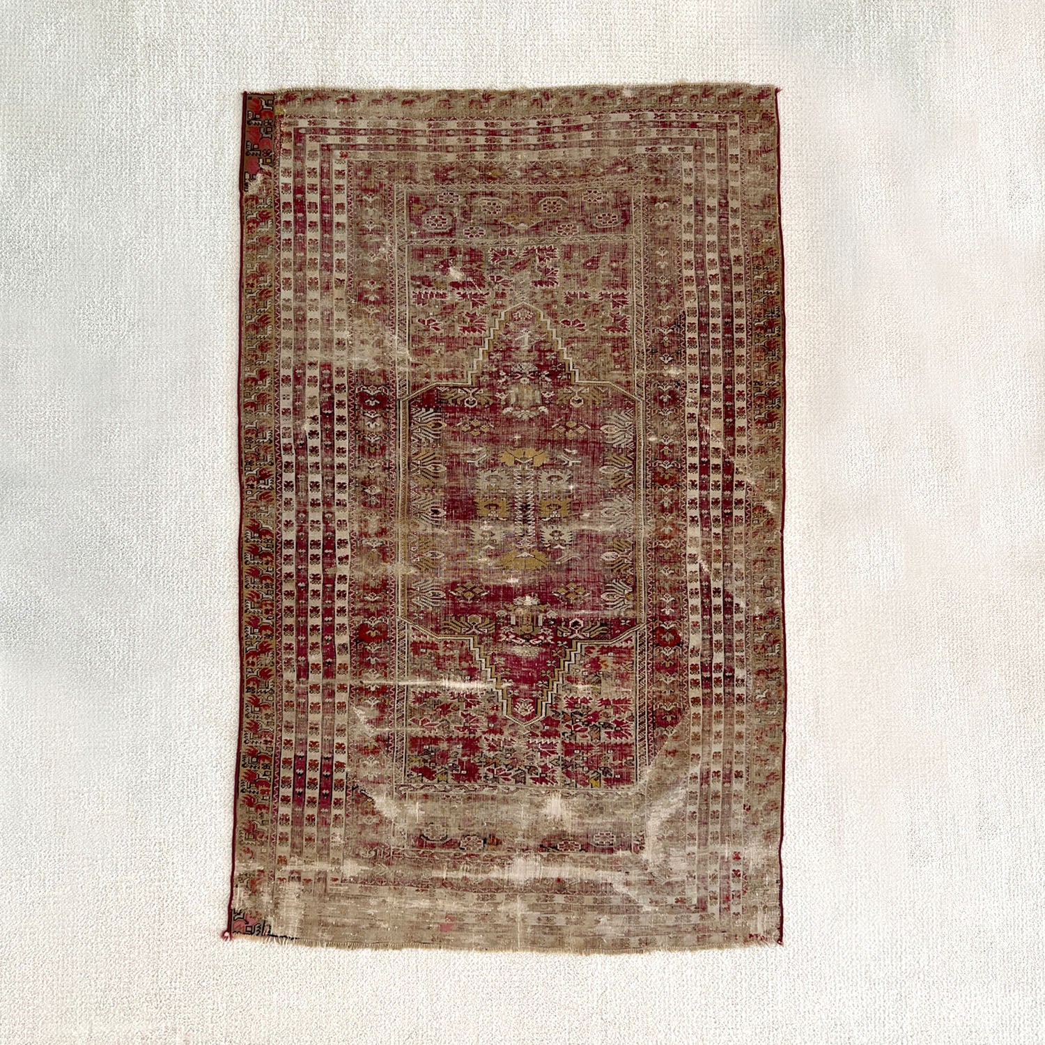 GORDES RUG