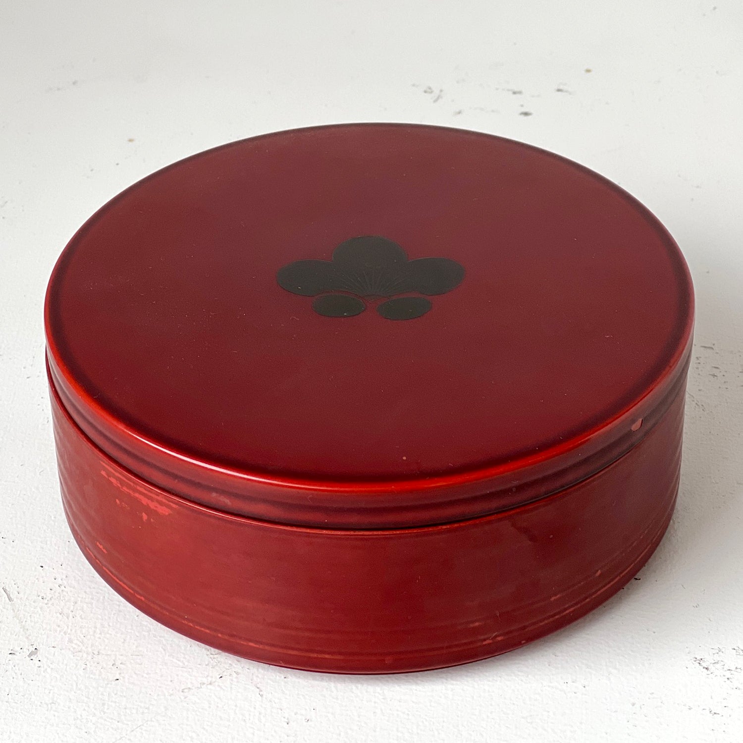 JAPANESE ROUND LACQUERED BOX