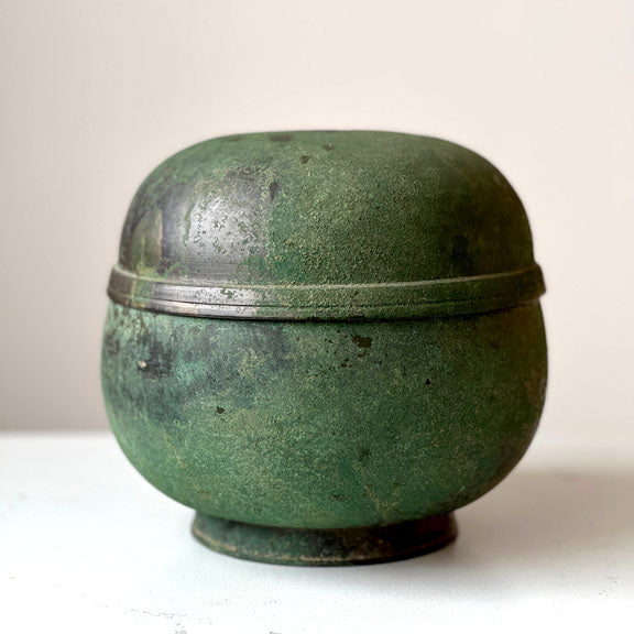 GORYEO DYNASTY BRONZE FOOTED BOWL WITH LID