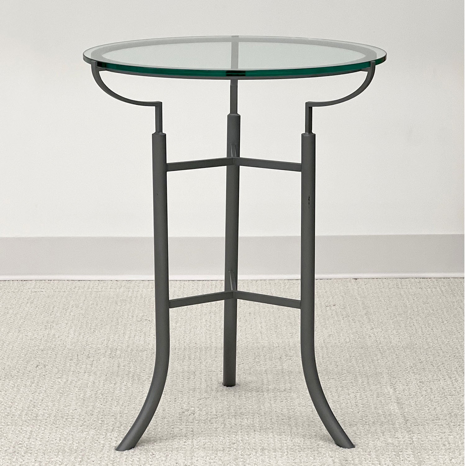 TRIPOD SIDE TABLE™ GRAY - SHOWROOM SAMPLE