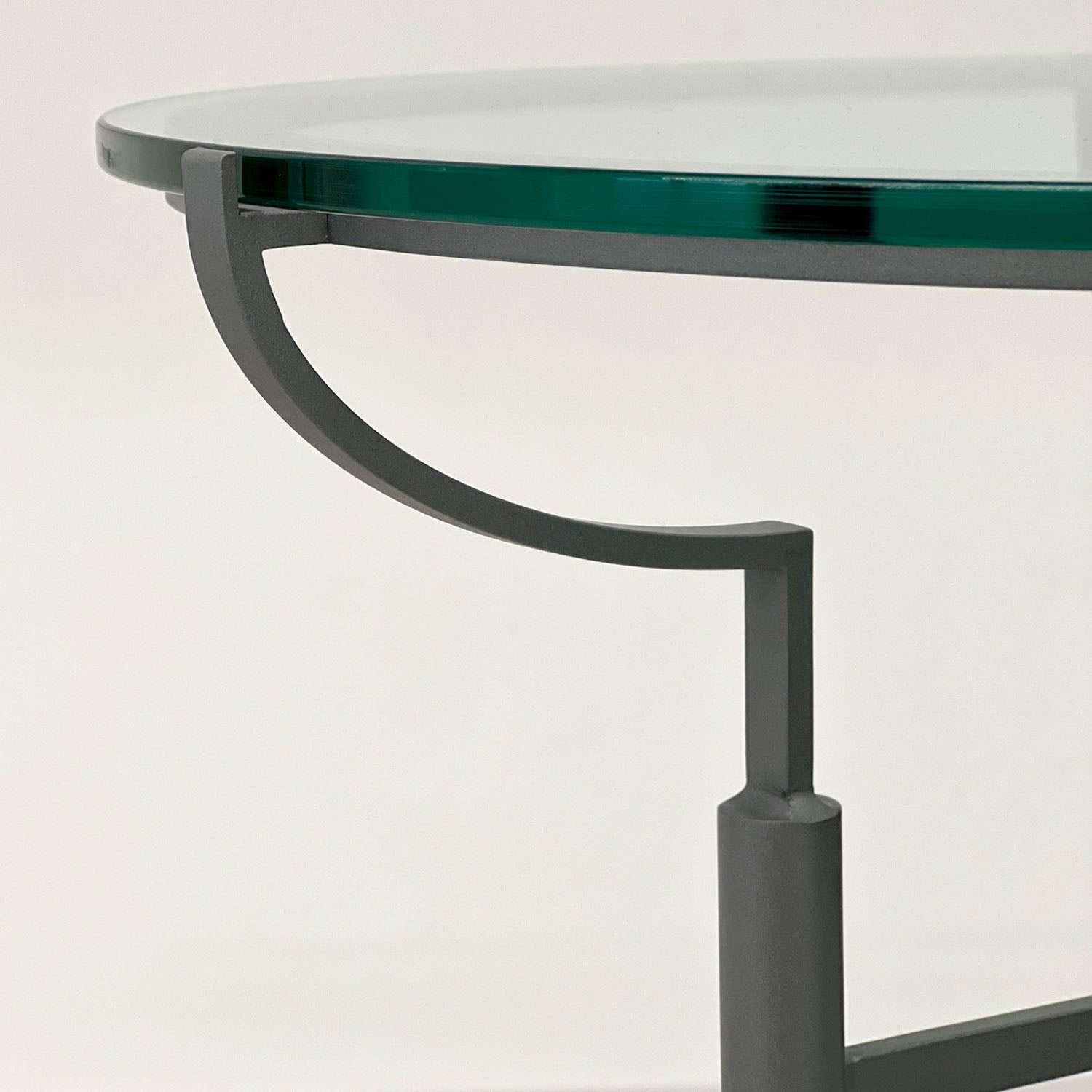 TRIPOD SIDE TABLE™ GRAY - SHOWROOM SAMPLE