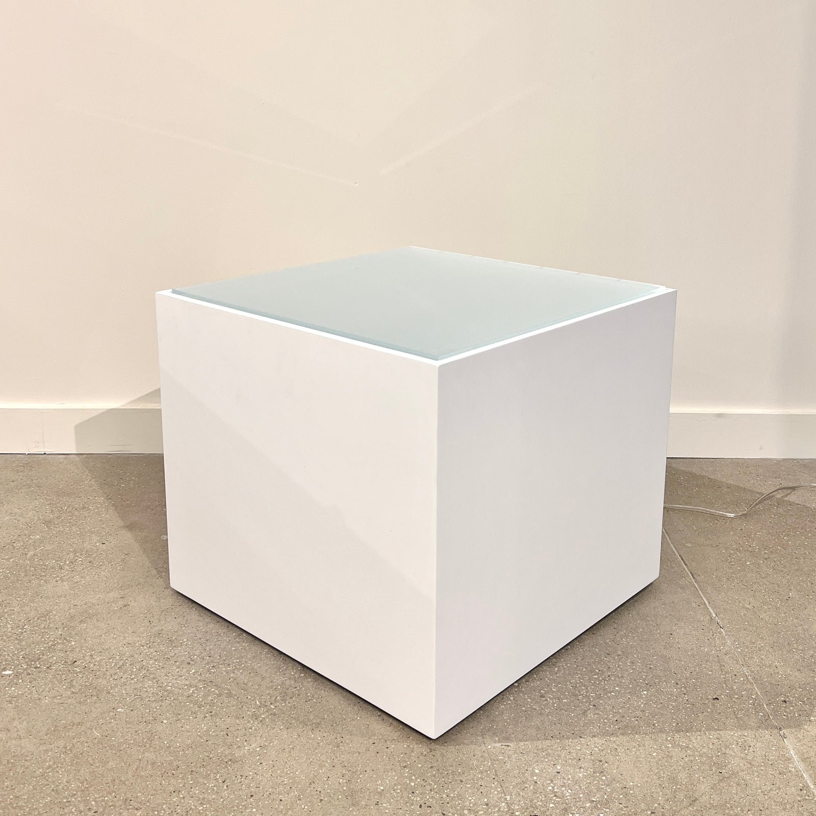 LANTERN CUBE TABLE™ - SHOWROOM SAMPLE